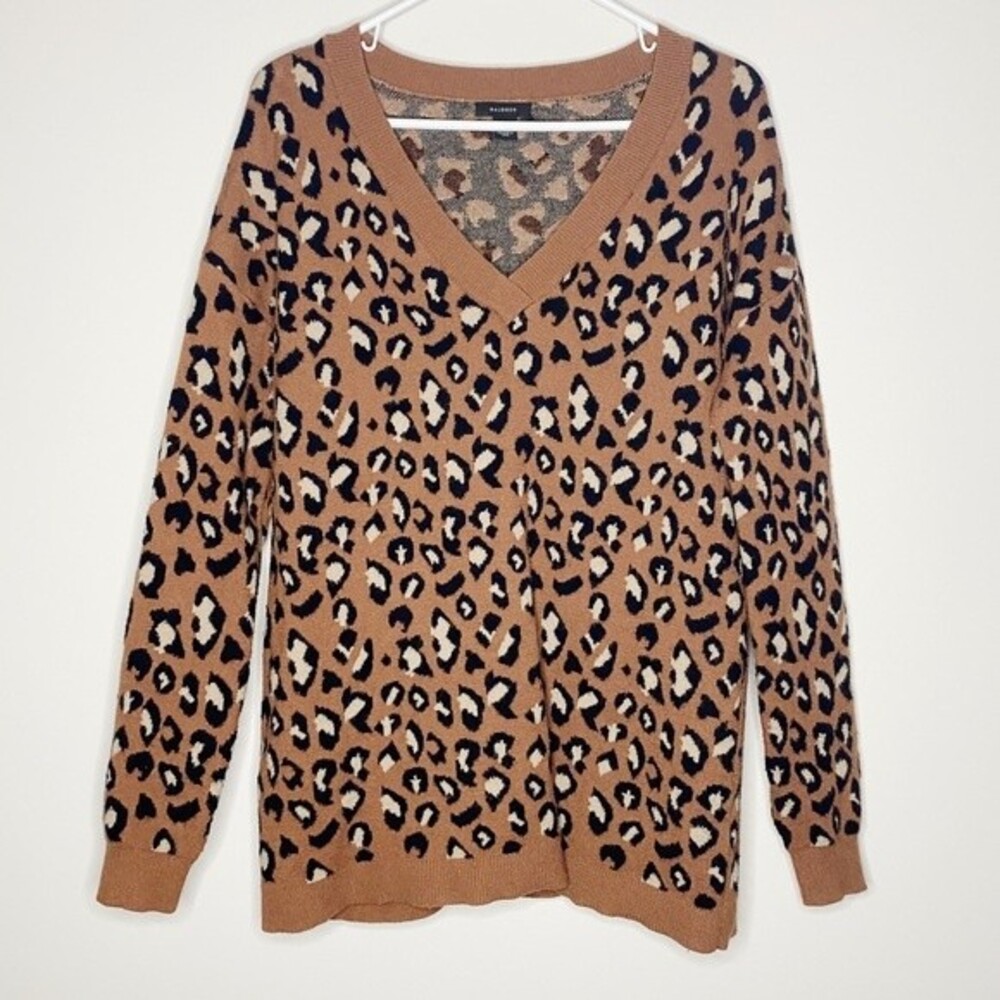 Halogen Brown Leopard Print V-Neck Sweater Pullover Size Medium